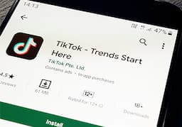 How to keep track of hot trends on TikTok?
